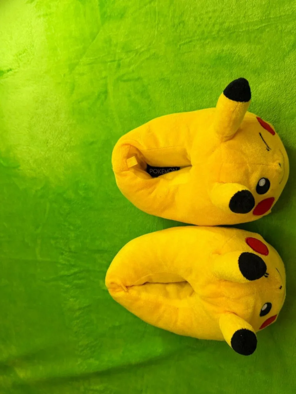 Pokémon Pikachu Winking Plush Slippers Kids Sz 13/1 Yellow